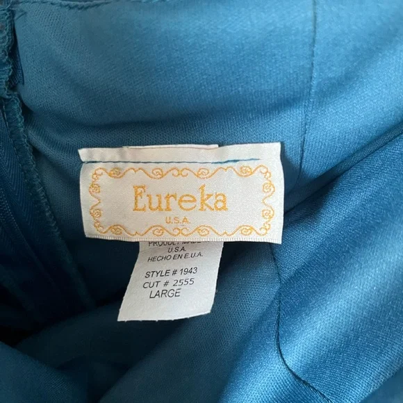 Formal dress - Picture 3 of 3